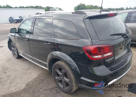 2019 Dodge Journey Crossroad z USA, uszkodzony, nr VIN 3C4PDCGG2KT763506